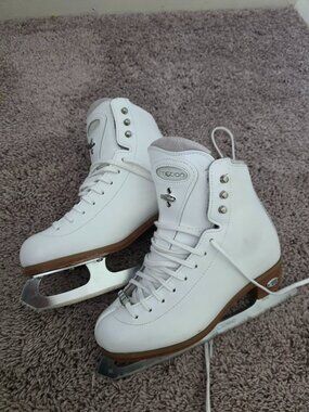 Riedell Motion Girls 3.5 (Width M) with Astra Blades